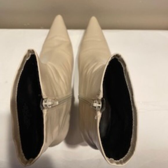 Nine West Sculpt Ankle Boot Ivory 2" Heel Size 8 M - Picture 9 of 9